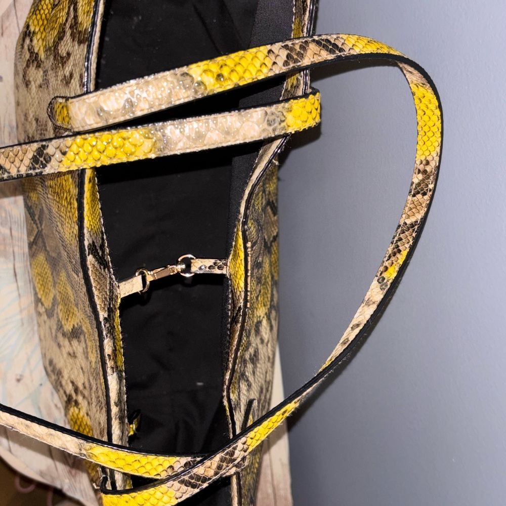 VS snake, print, yellow black Bag - Picture 9 of 9